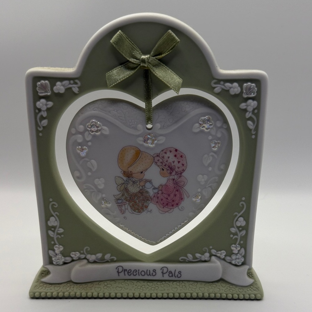Heart Frame - Green and White